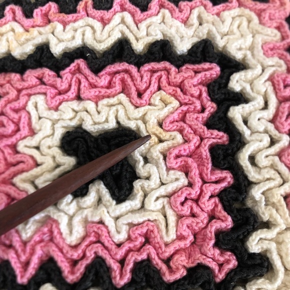 Vtg Crocheted Pot Holder/Hot Pads - Picture 12 of 13